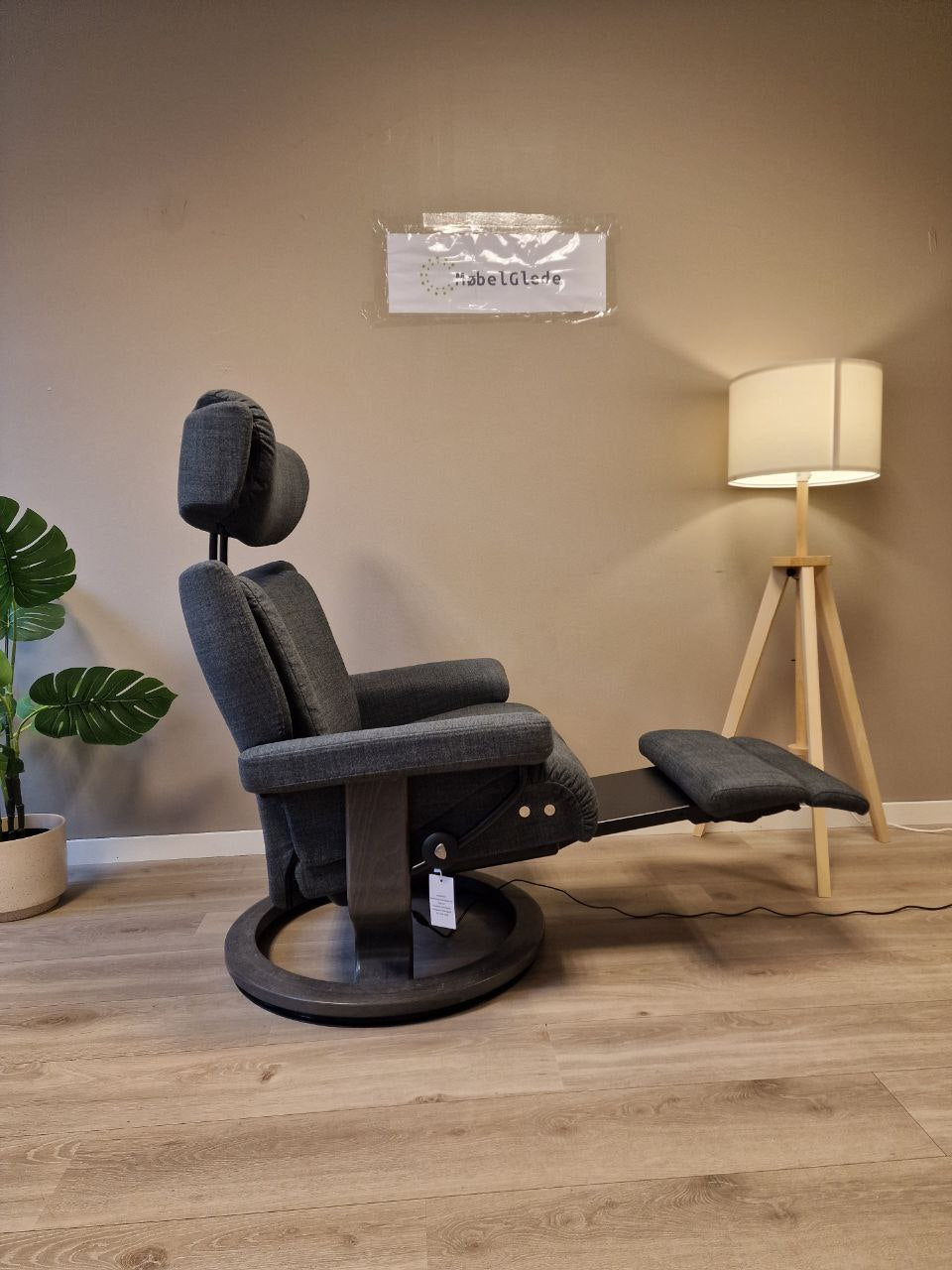 Brukt Stressless Magic Power lenestol (L) i grå - bakvisning