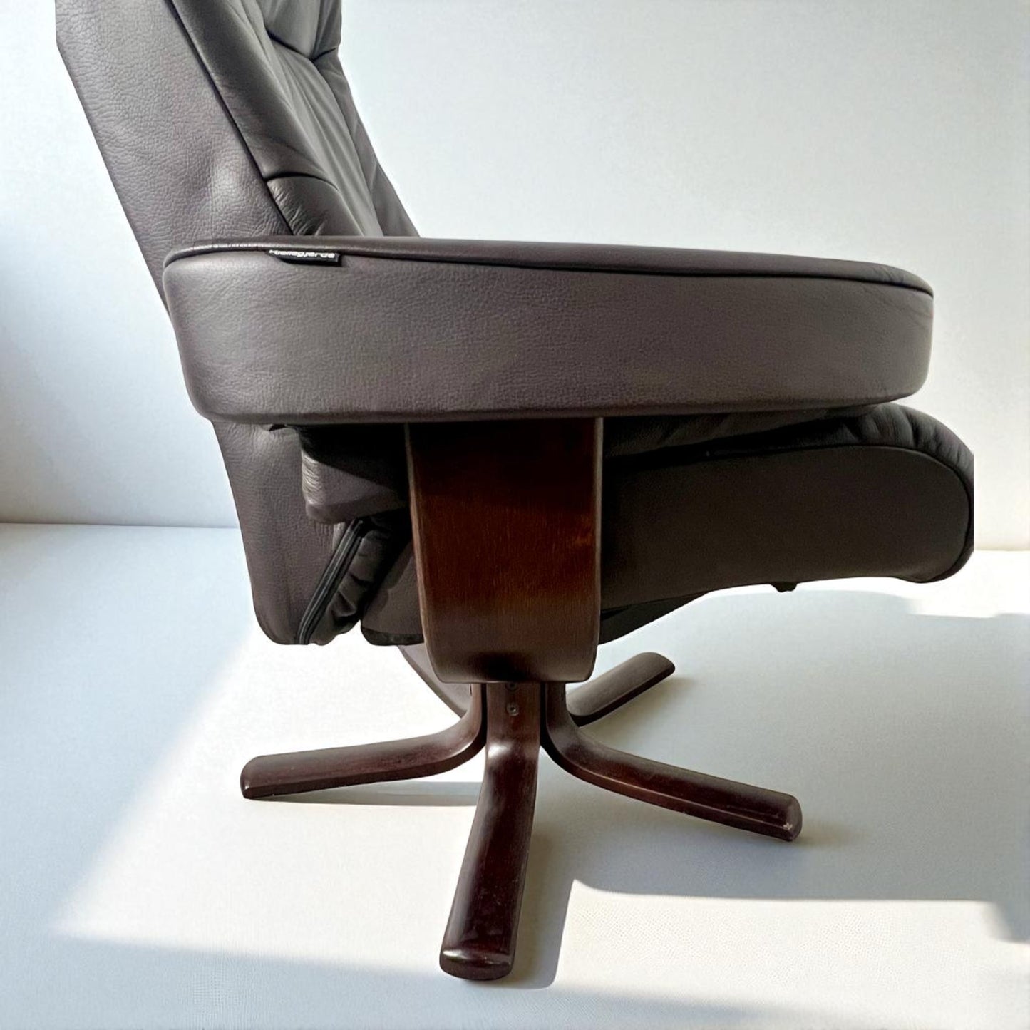 Hjellegjerde Scansit lenestol m/krakk