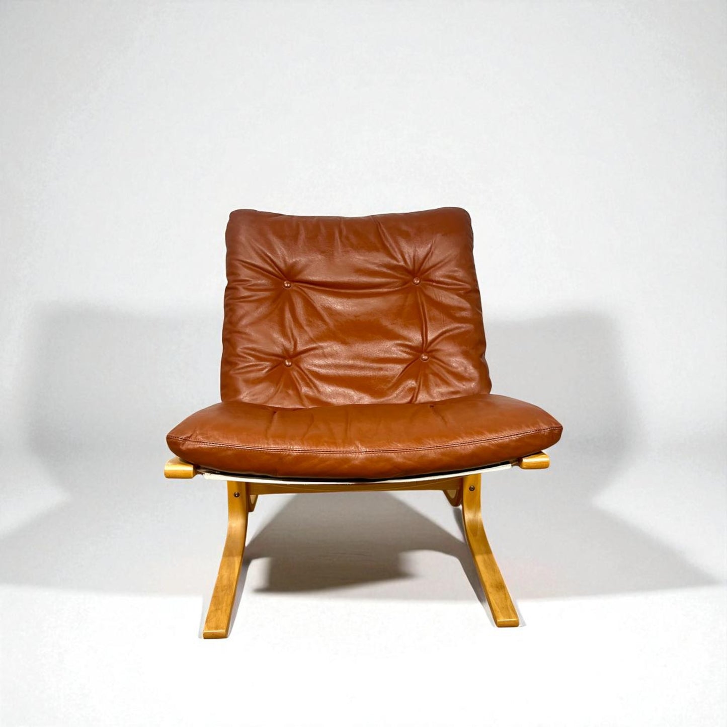 Vintage Siesta Lenestol med Krakk – Cognac Skinn | MøbelGlede