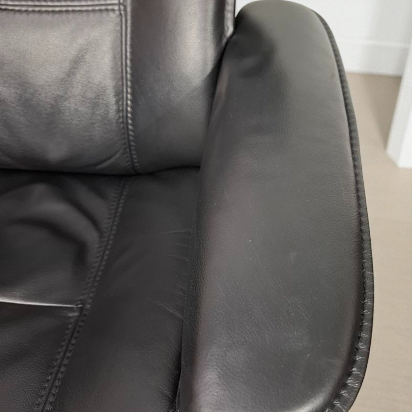 Eksklusiv IMG Nordic 11 Lenestol med Krakk  | MøbelGlede