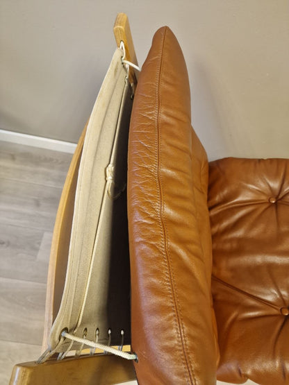Siesta Classic - Lav uten armlene Lenestol – cognac skinn eik treverk