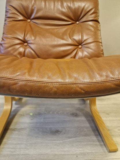 Siesta Classic - Lav uten armlene Lenestol – cognac skinn eik treverk