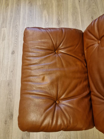 Siesta Classic - Lav uten armlene Lenestol – cognac skinn eik treverk