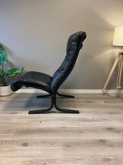 Siesta Classic hvilestol i svart skinn — Ingmar Relling