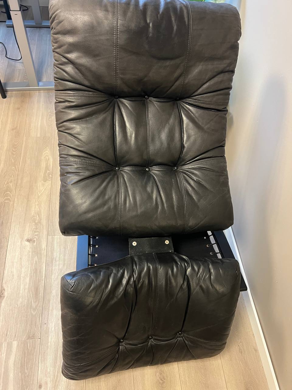 Siesta Classic hvilestol i svart skinn — Ingmar Relling