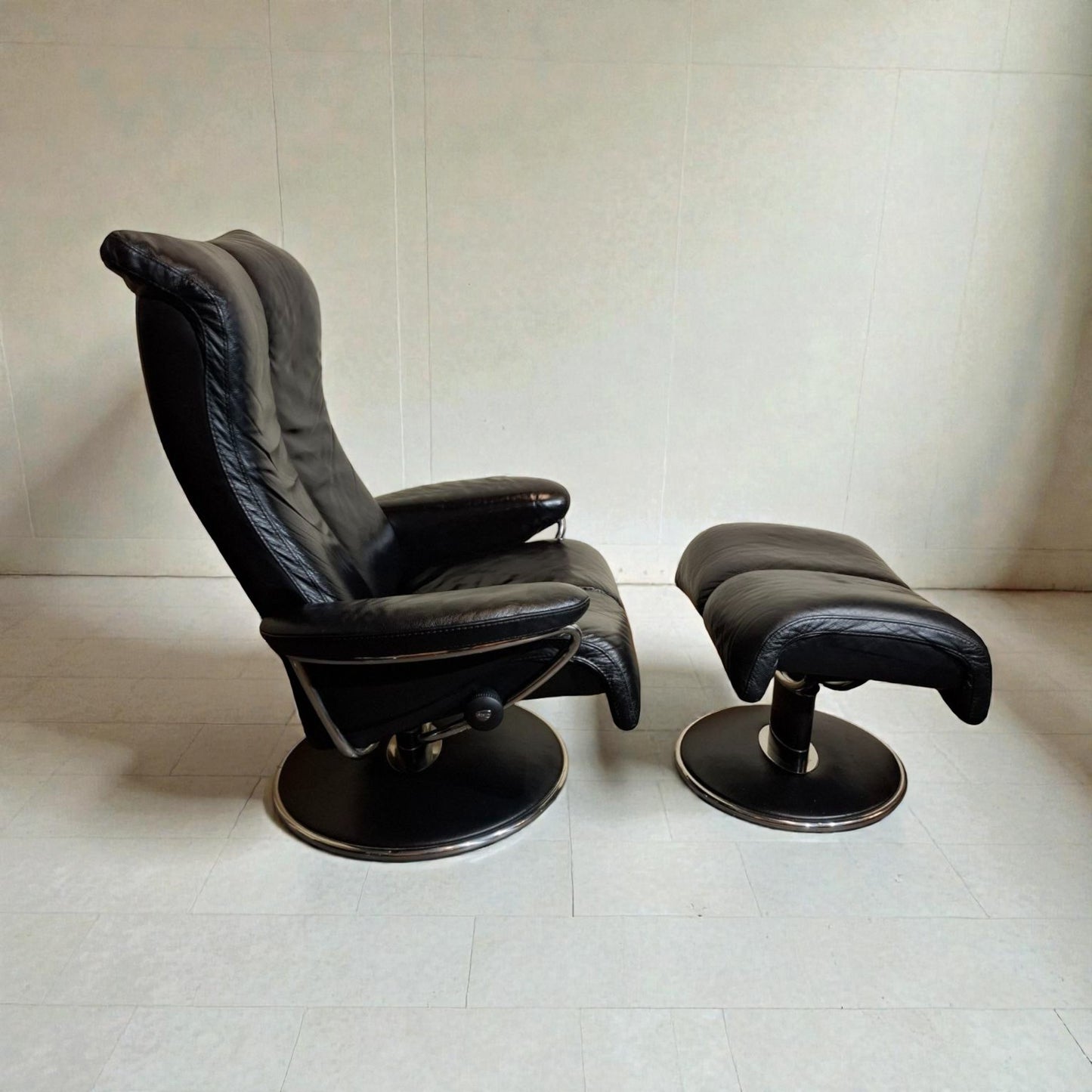 Stressless Blues (M) lenestol med krakk – Eksklusiv komfort | MøbelGlede