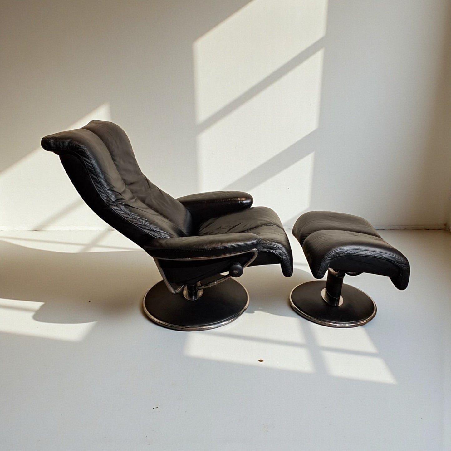 Stressless Blues (M) lenestol med krakk – Eksklusiv komfort | MøbelGlede