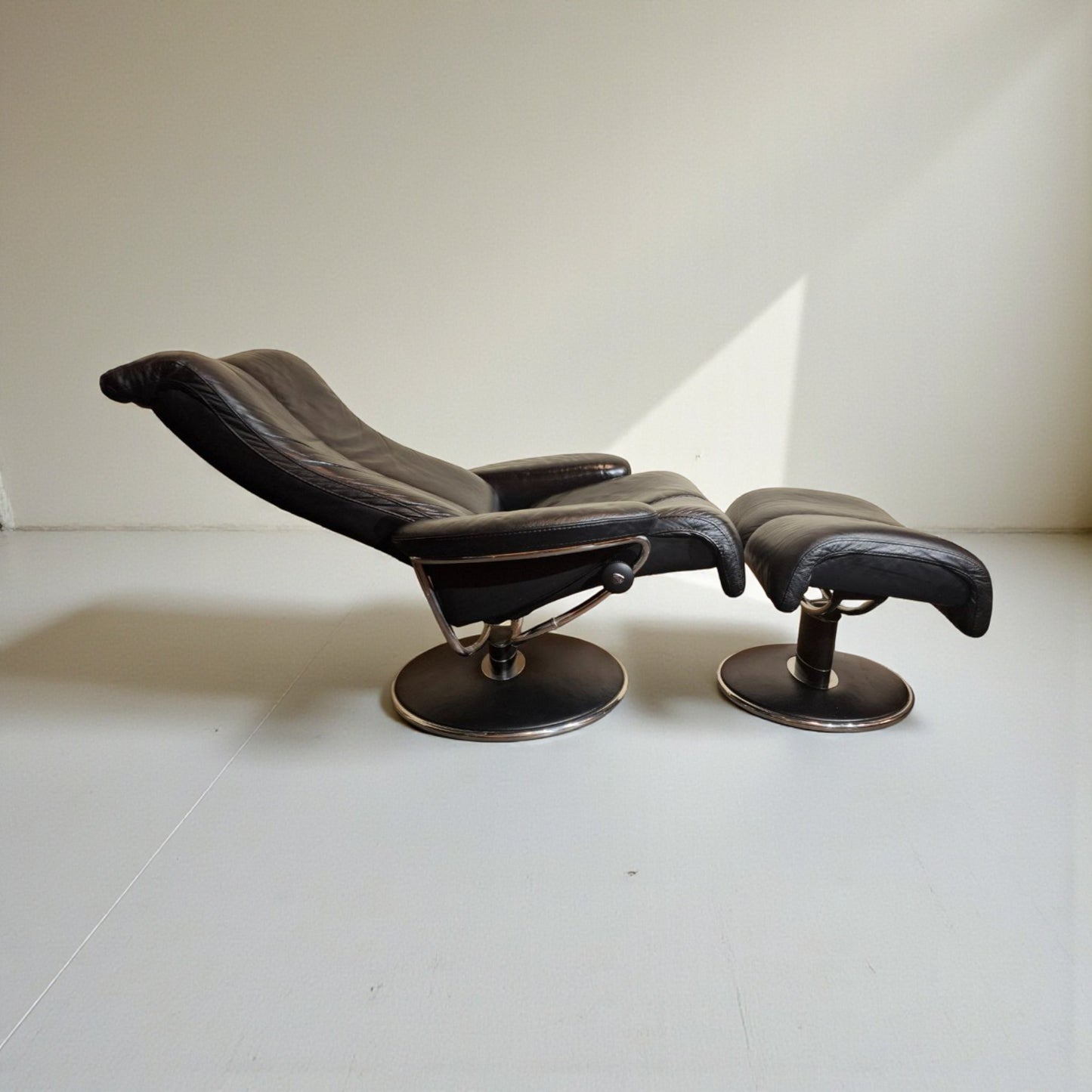 Stressless Blues (M) lenestol med krakk – Eksklusiv komfort | MøbelGlede