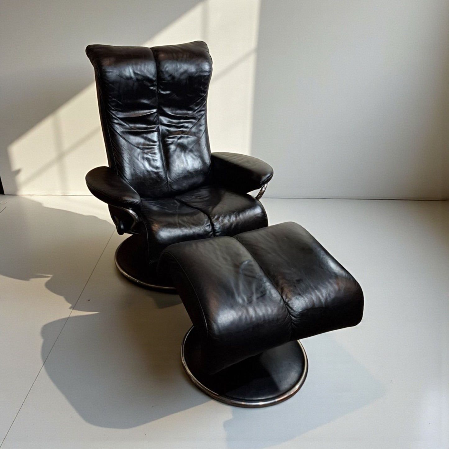 Stressless Blues (M) lenestol med krakk – Eksklusiv komfort | MøbelGlede