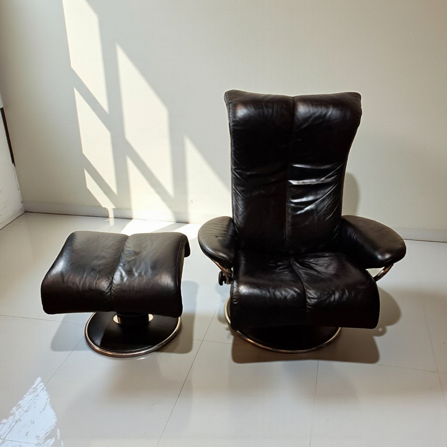 Stressless Blues (M) lenestol med krakk – Eksklusiv komfort | MøbelGlede