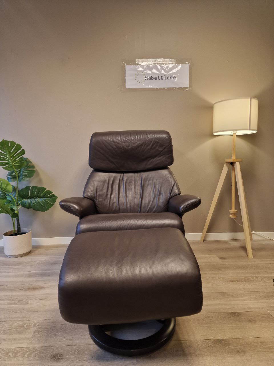 Brukt Stressless Capri (L) lenestol m/krakk i brun - bakvisning