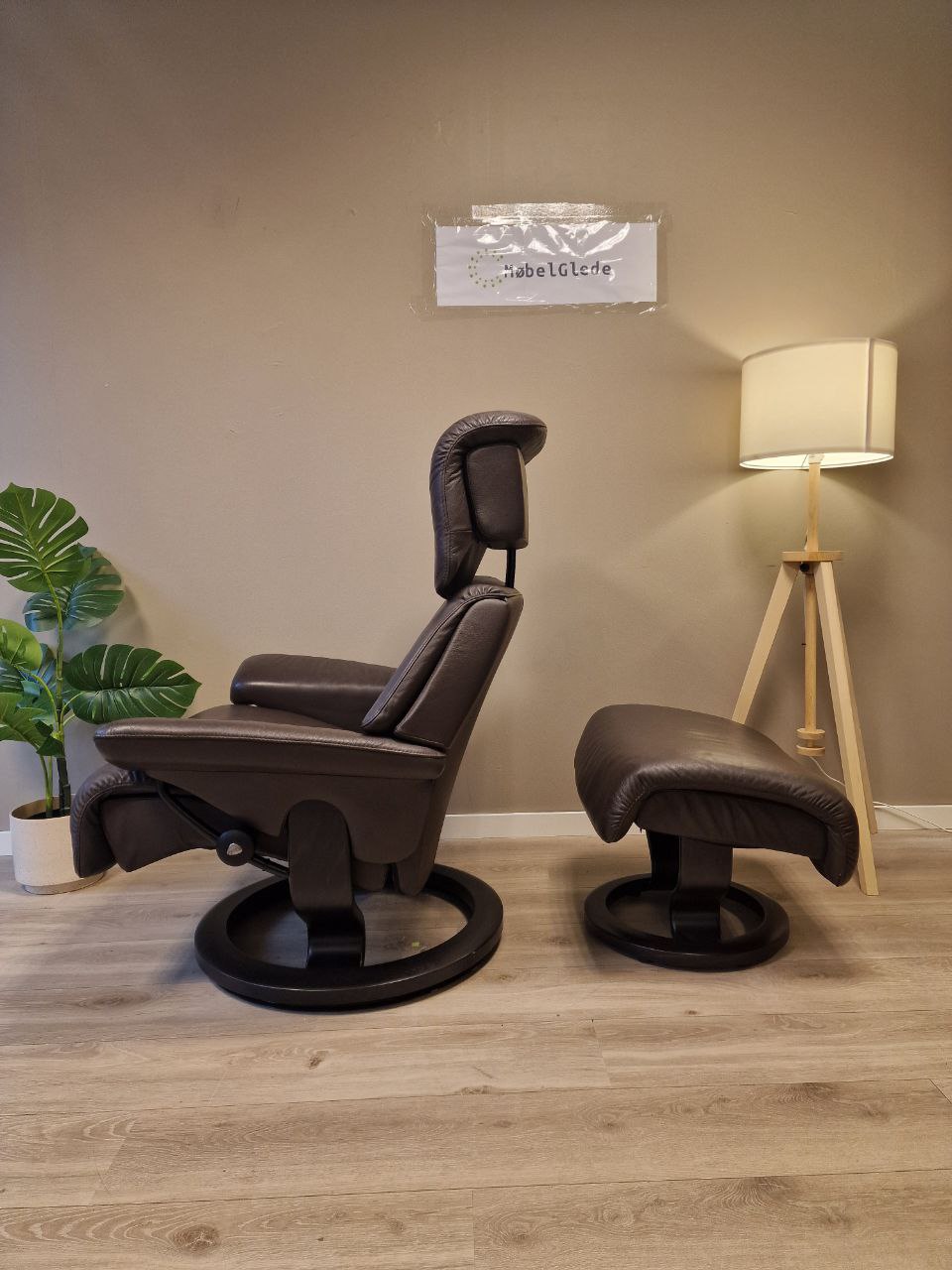 Brukt Stressless Capri (L) lenestol m/krakk i brun - detaljbilde understell