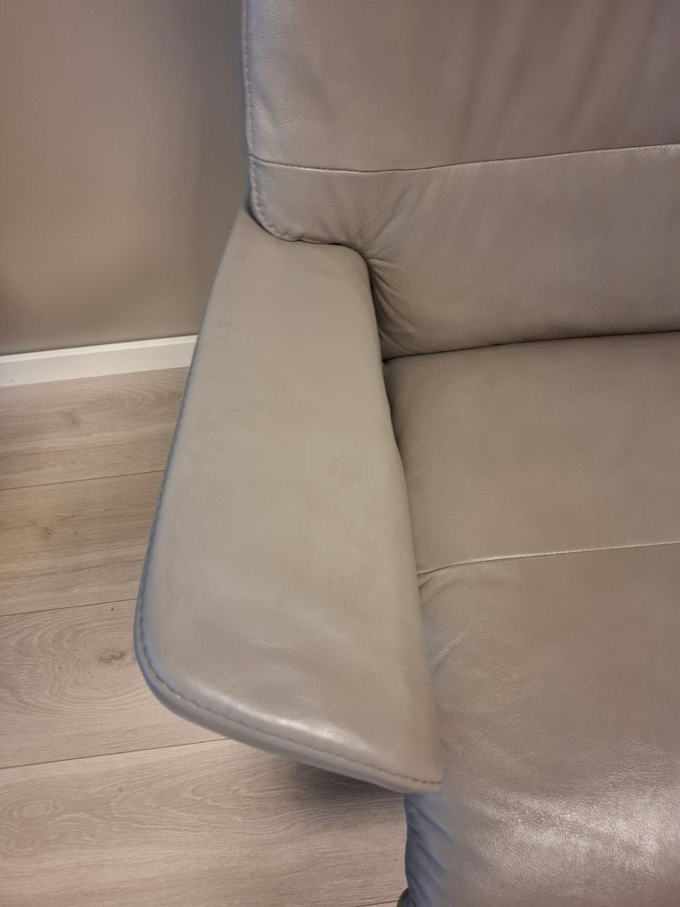 Stressless Capri signatur (M) lenestol m/krakk i grå