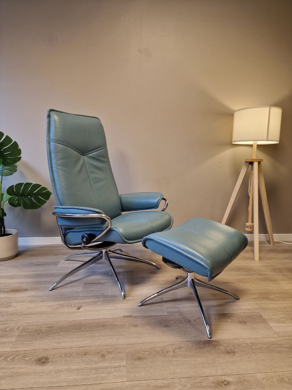 Brukt Ekornes Stressless City Star lenestol m/krakk i blå - frontvisning