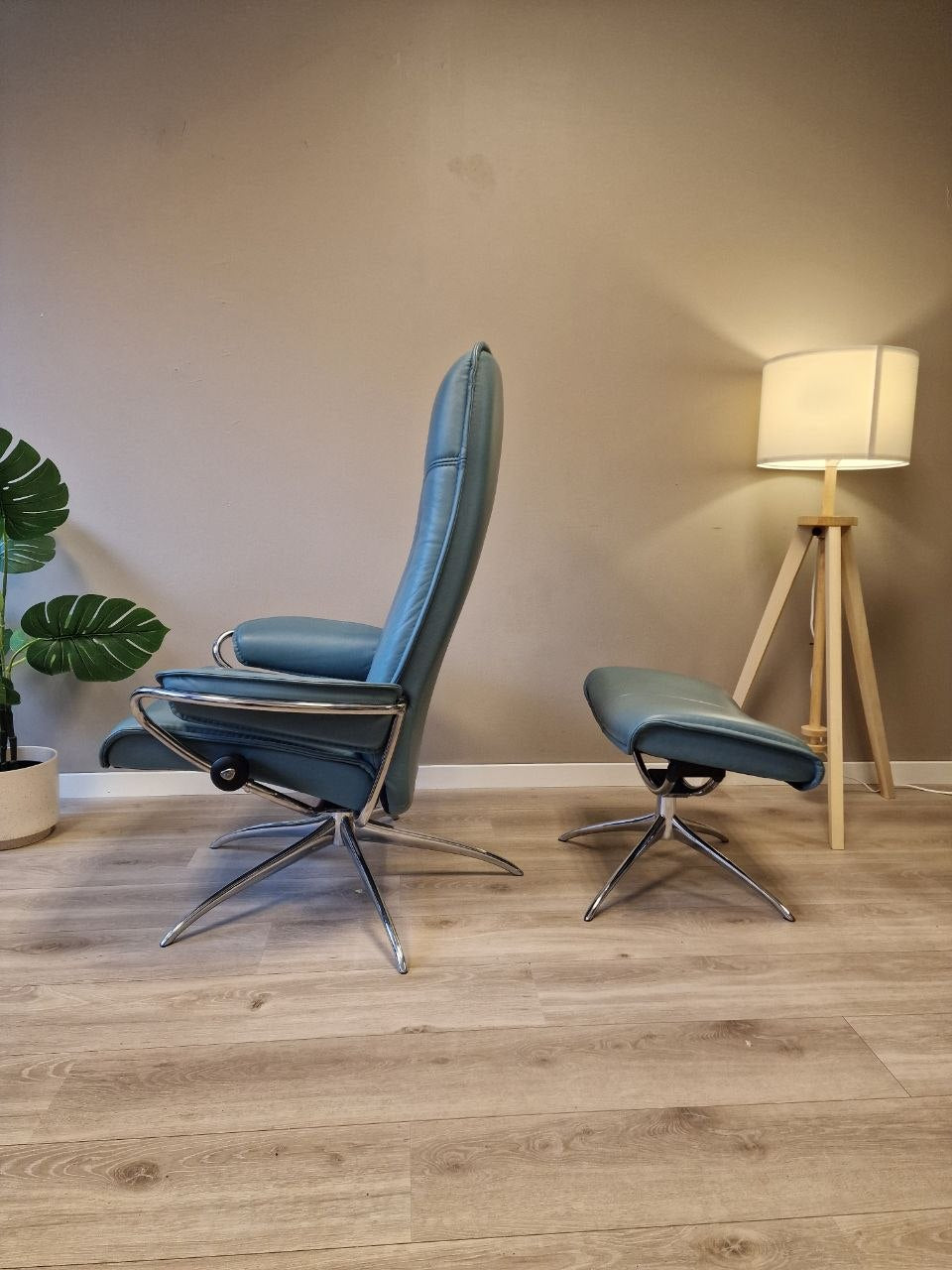 Brukt Ekornes Stressless City Star lenestol m/krakk i blå - detaljbilde understell