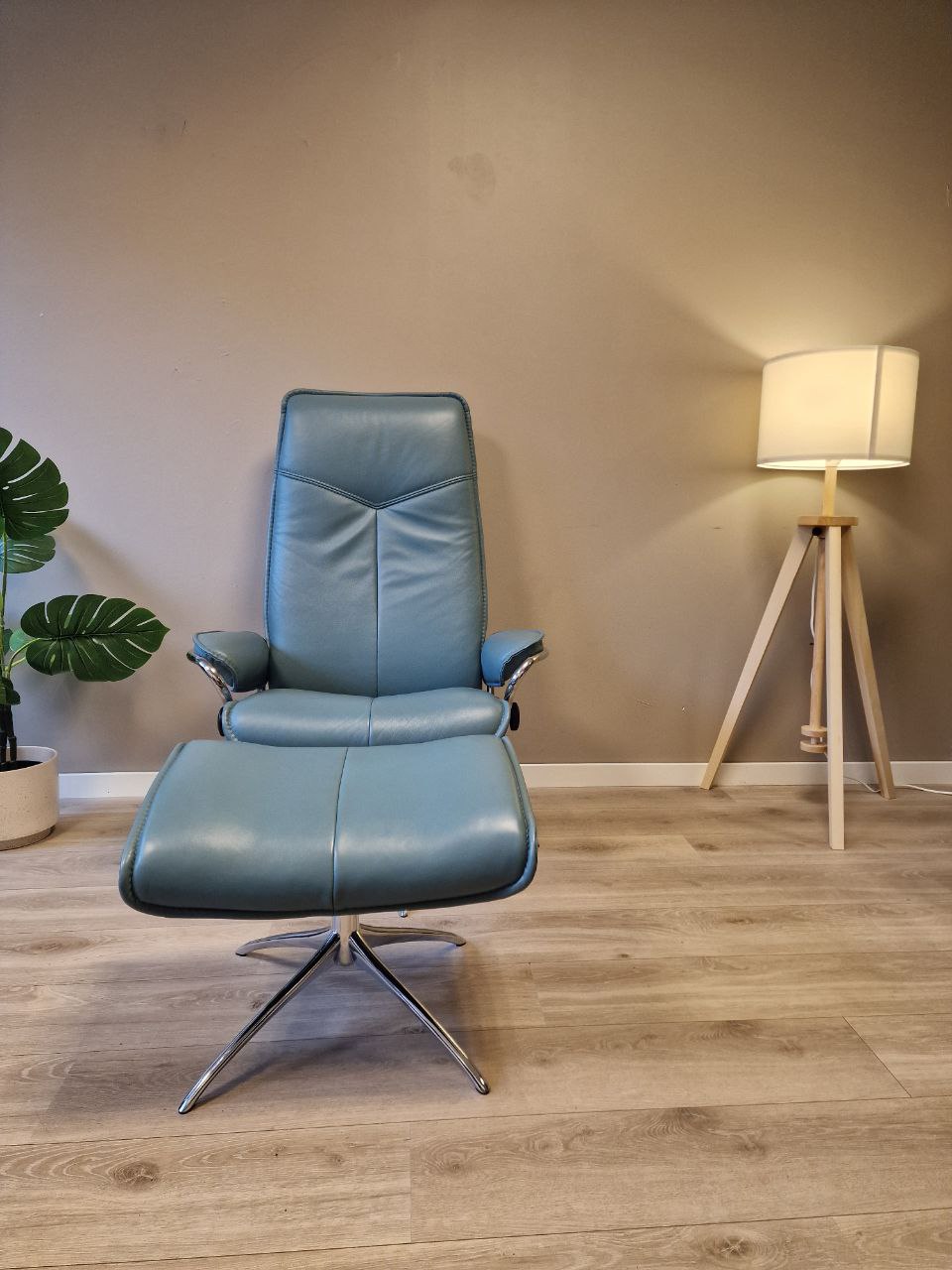 Brukt Ekornes Stressless City Star lenestol m/krakk i blå - bakvisning