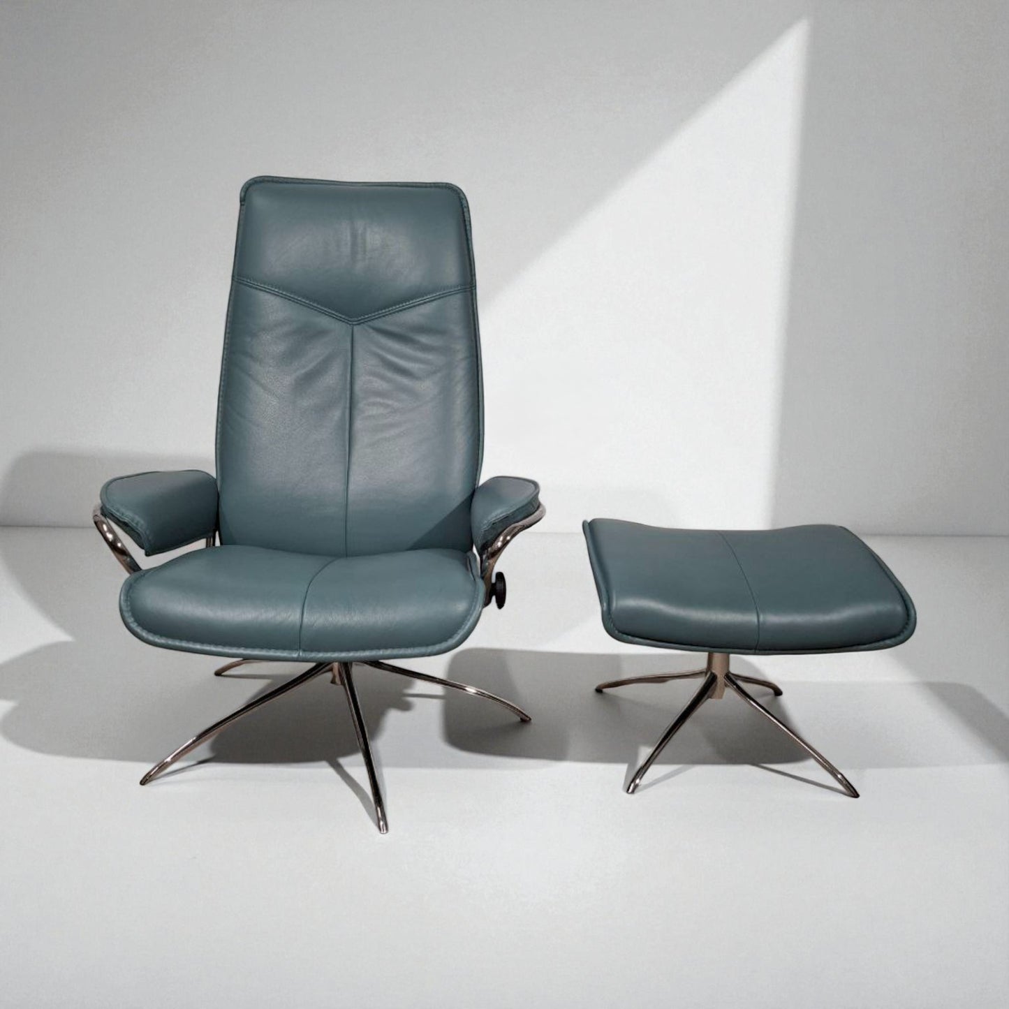 City Star Stressless lenestol m/krakk – Blå skinn | Ekornes kvalitet hos MøbelGlede