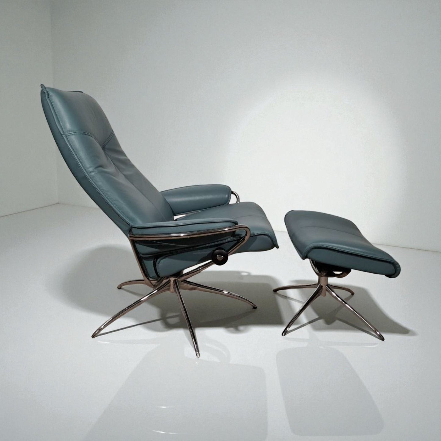 City Star Stressless lenestol m/krakk – Blå skinn | Ekornes kvalitet hos MøbelGlede