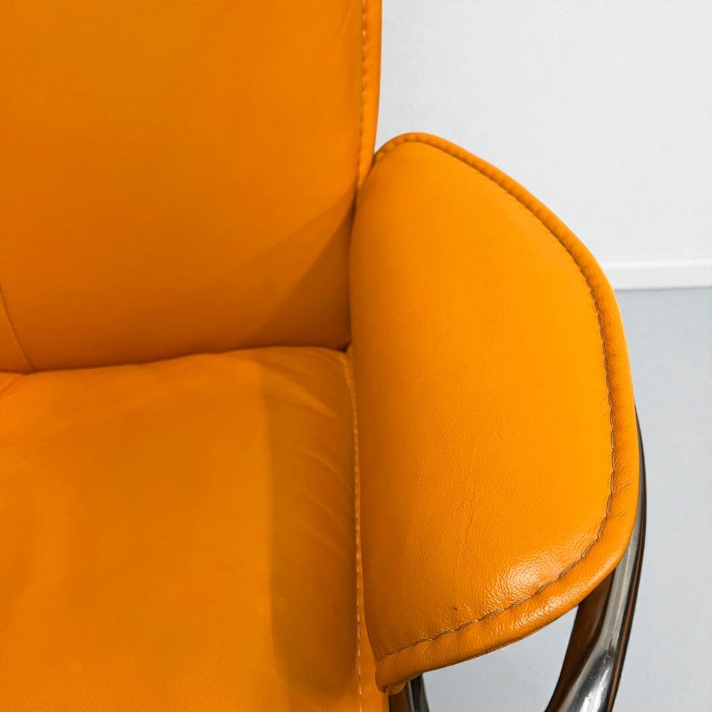 Stressless City Star lenestol m/krakk – Romslig Orange | MøbelGlede