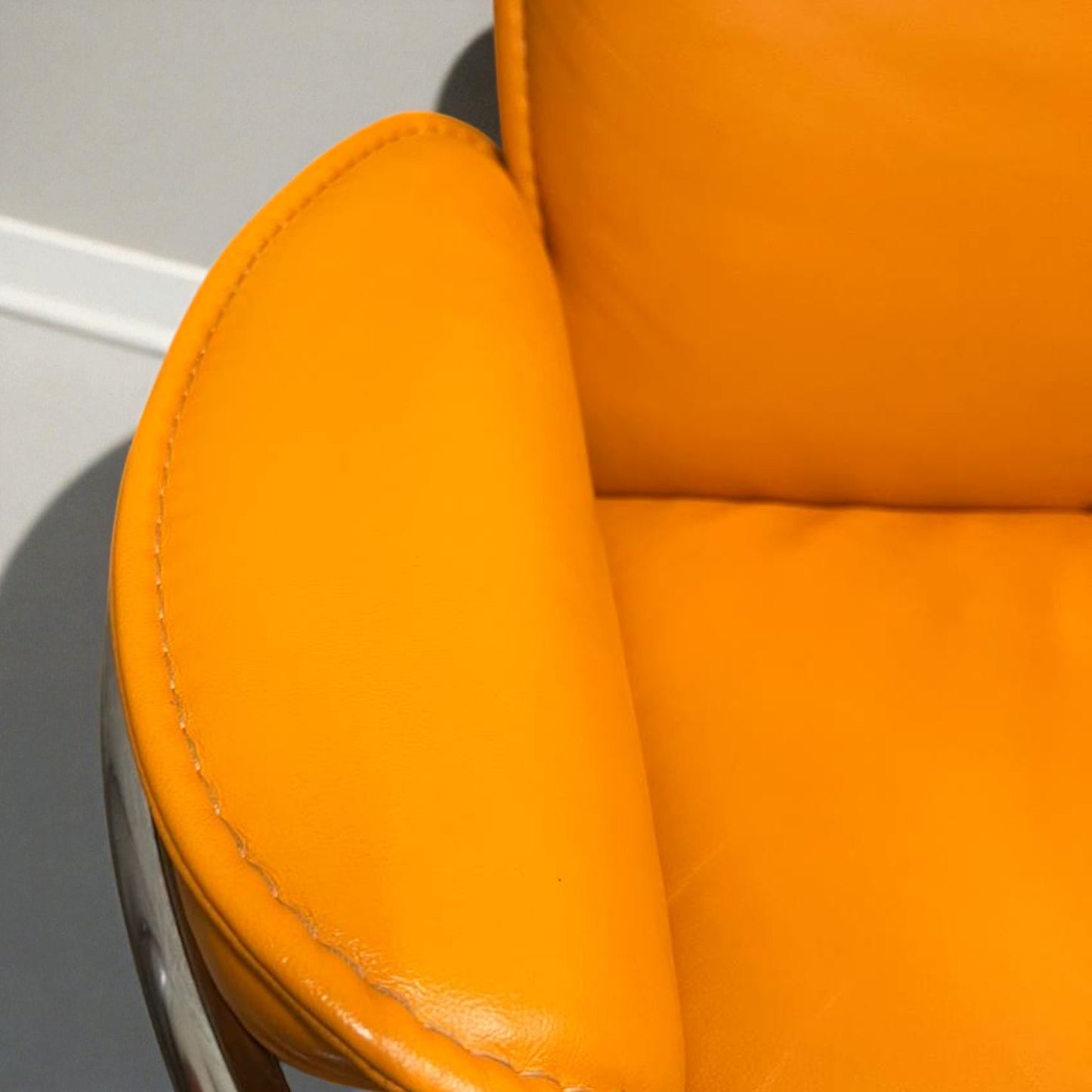 Stressless City Star lenestol m/krakk – Romslig Orange | MøbelGlede
