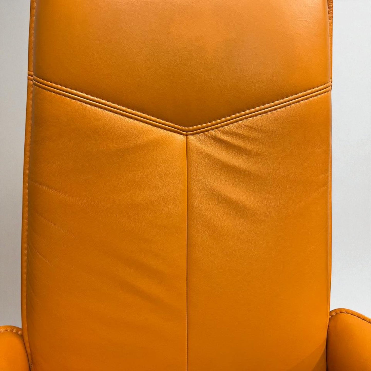 Stressless City Star lenestol m/krakk – Romslig Orange | MøbelGlede