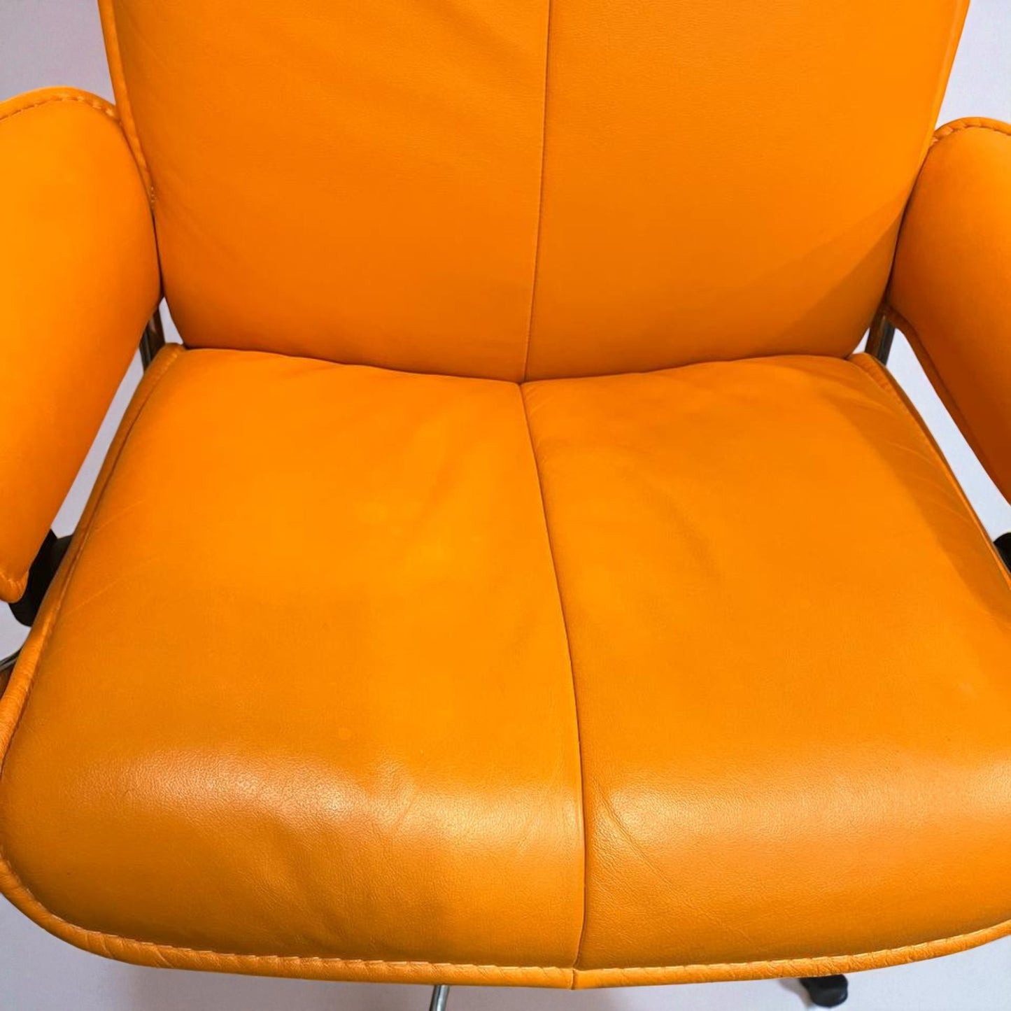 Stressless City Star lenestol m/krakk – Romslig Orange | MøbelGlede