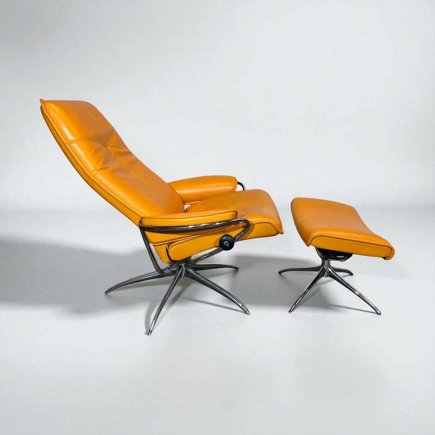 Stressless City Star lenestol m/krakk – Romslig Orange | MøbelGlede