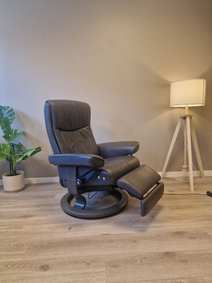 Stressless Dover Power lenestol (M) i grå skinn