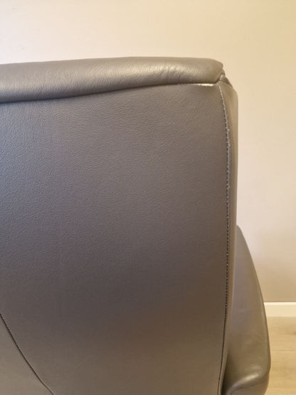 Stressless Dover Power lenestol (M) i grå skinn
