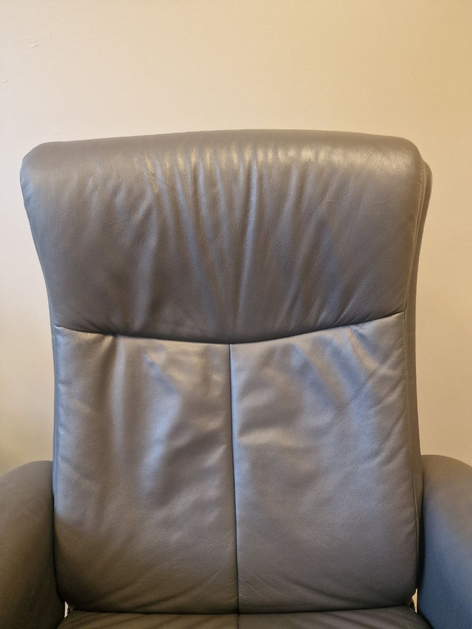 Stressless Dover Power lenestol (M) i grå skinn