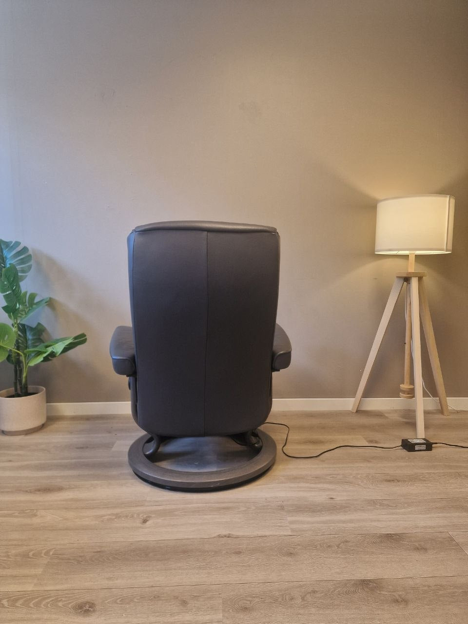 Stressless Dover Power lenestol (M) i grå skinn