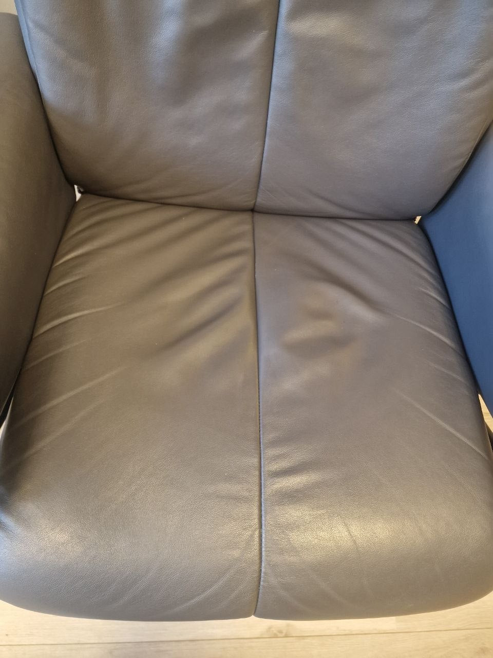 Stressless Dover Power lenestol (M) i grå skinn