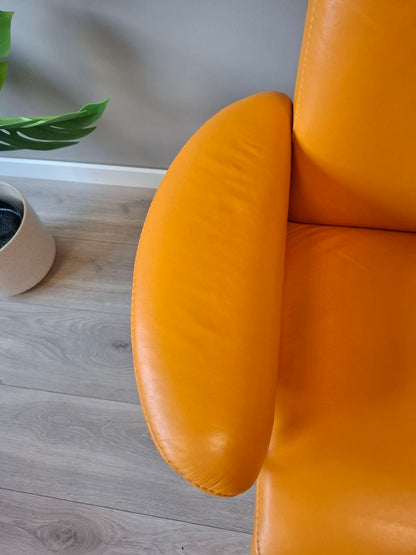 PENT BRUKT | Stressless Jazz (M) lenestol med krakk i oransje - ikonisk modell