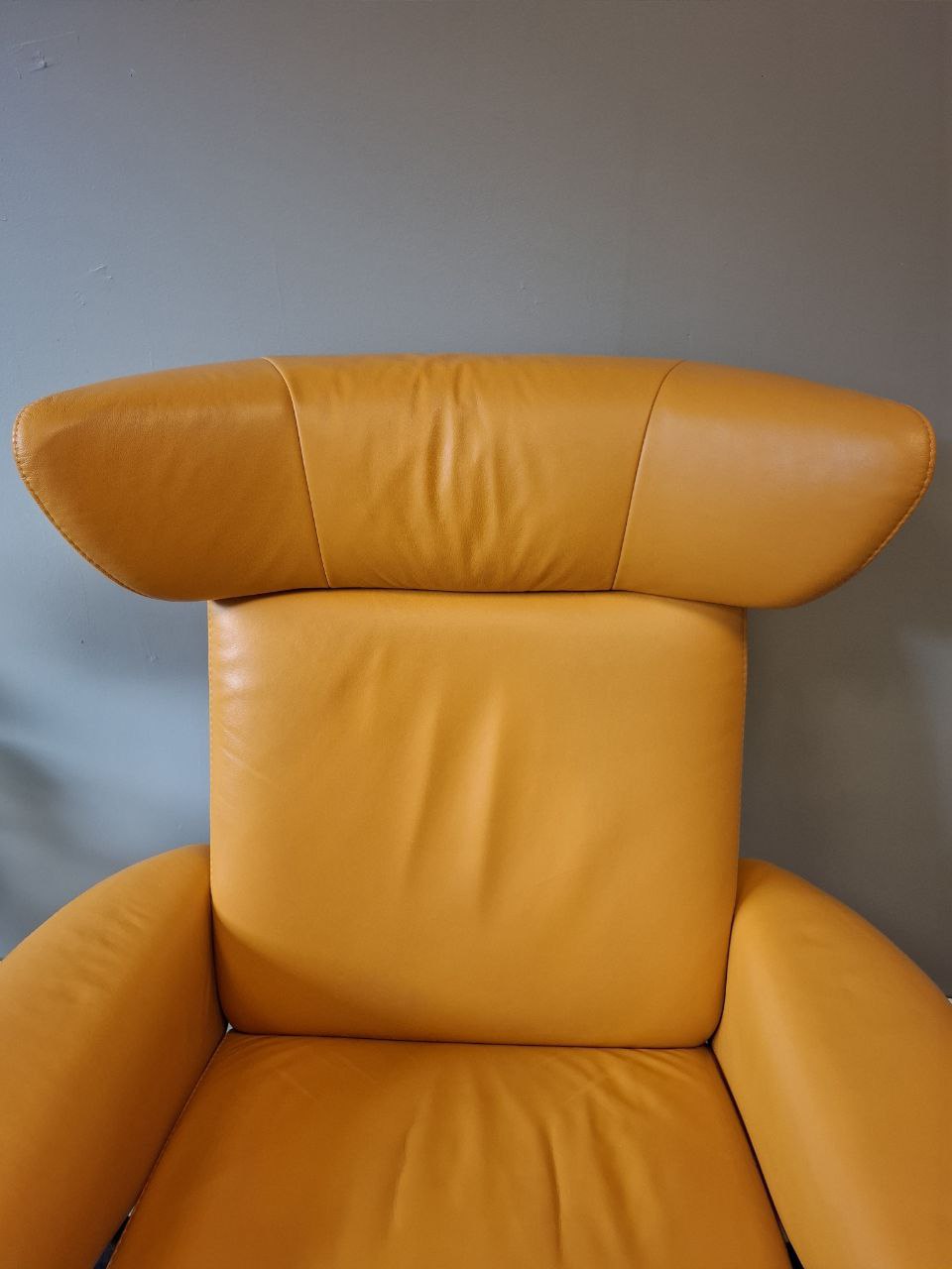 PENT BRUKT | Stressless Jazz (M) lenestol med krakk i oransje - ikonisk modell