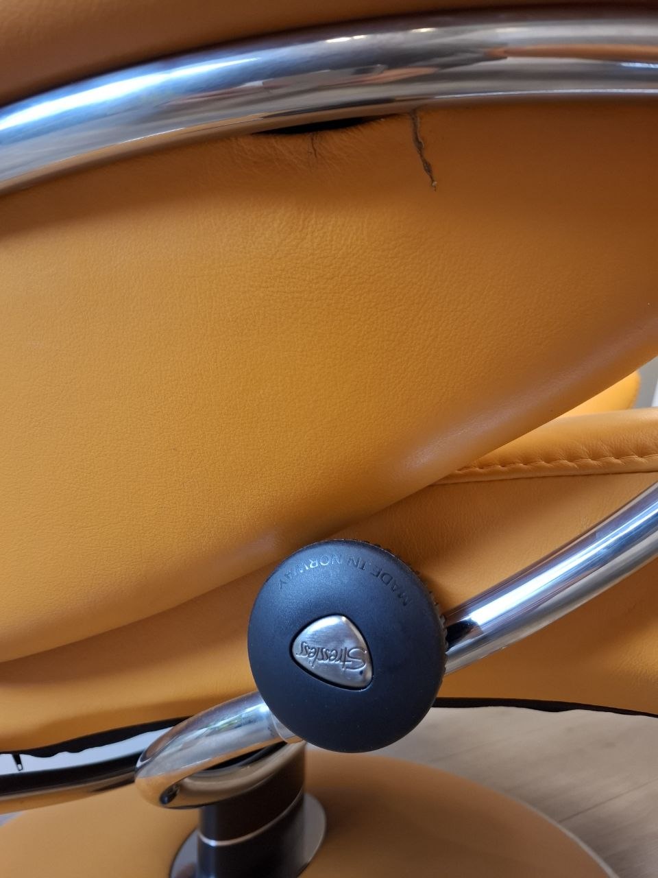 PENT BRUKT | Stressless Jazz (M) lenestol med krakk i oransje - ikonisk modell