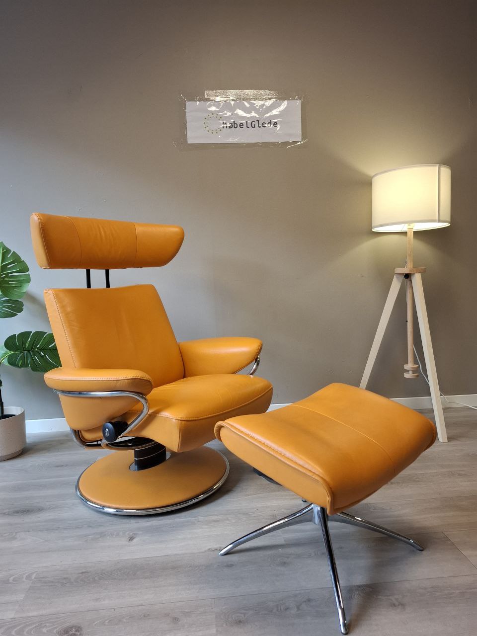 PENT BRUKT | Stressless Jazz (M) lenestol med krakk i oransje - ikonisk modell