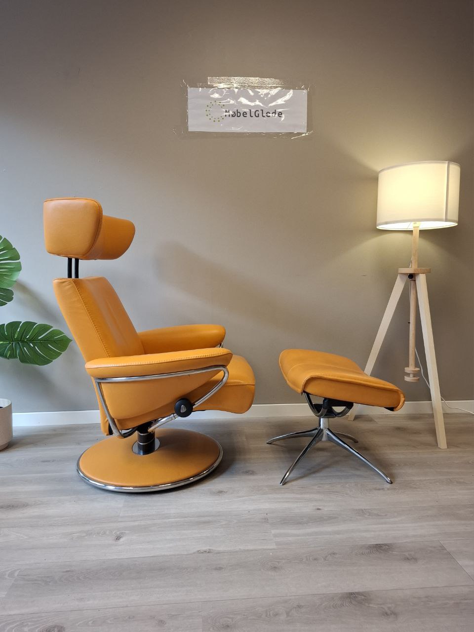 PENT BRUKT | Stressless Jazz (M) lenestol med krakk i oransje - ikonisk modell