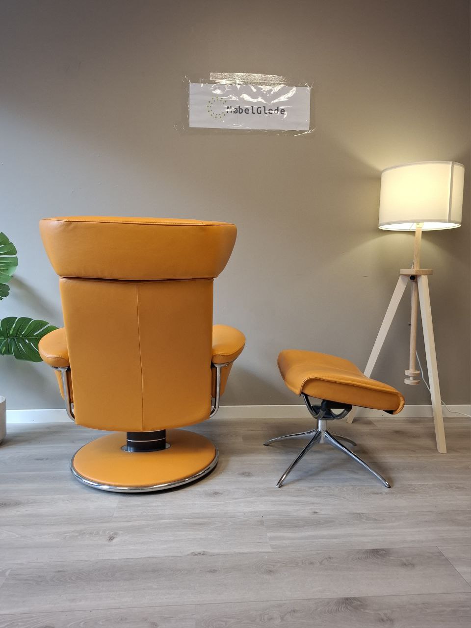 PENT BRUKT | Stressless Jazz (M) lenestol med krakk i oransje - ikonisk modell