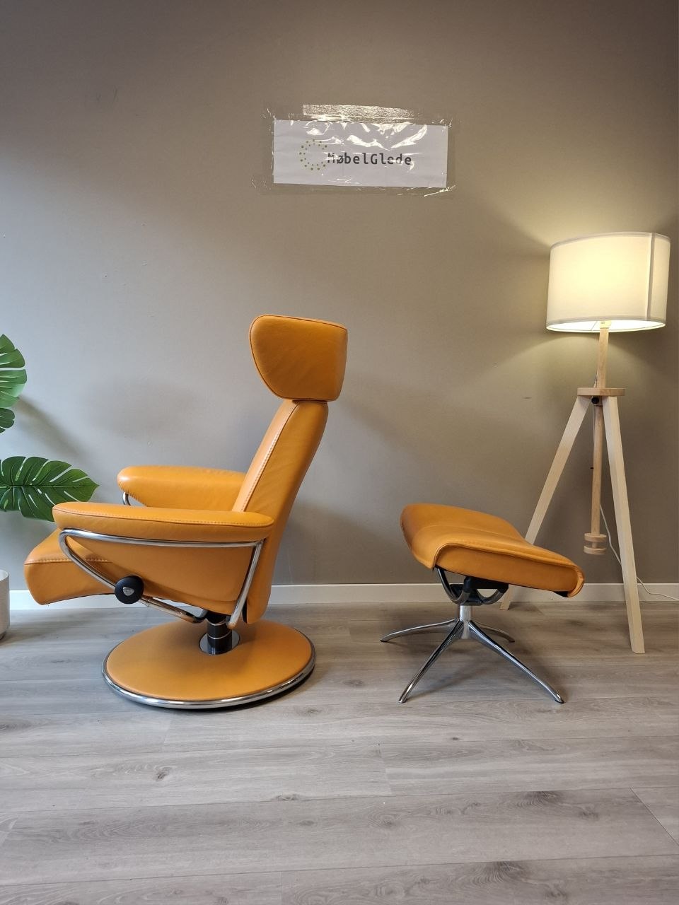 PENT BRUKT | Stressless Jazz (M) lenestol med krakk i oransje - ikonisk modell