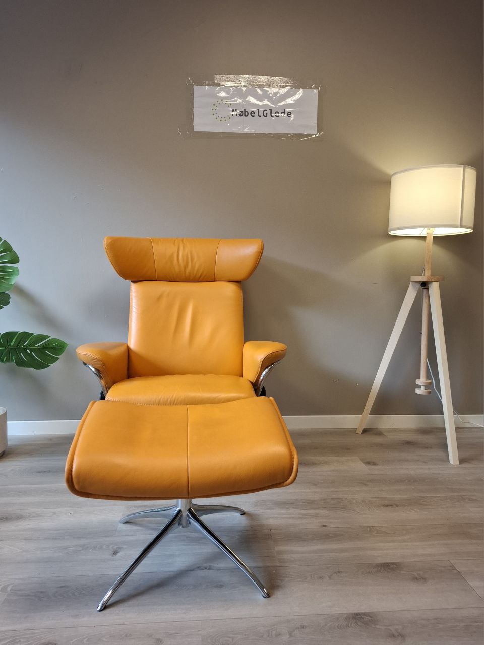 PENT BRUKT | Stressless Jazz (M) lenestol med krakk i oransje - ikonisk modell