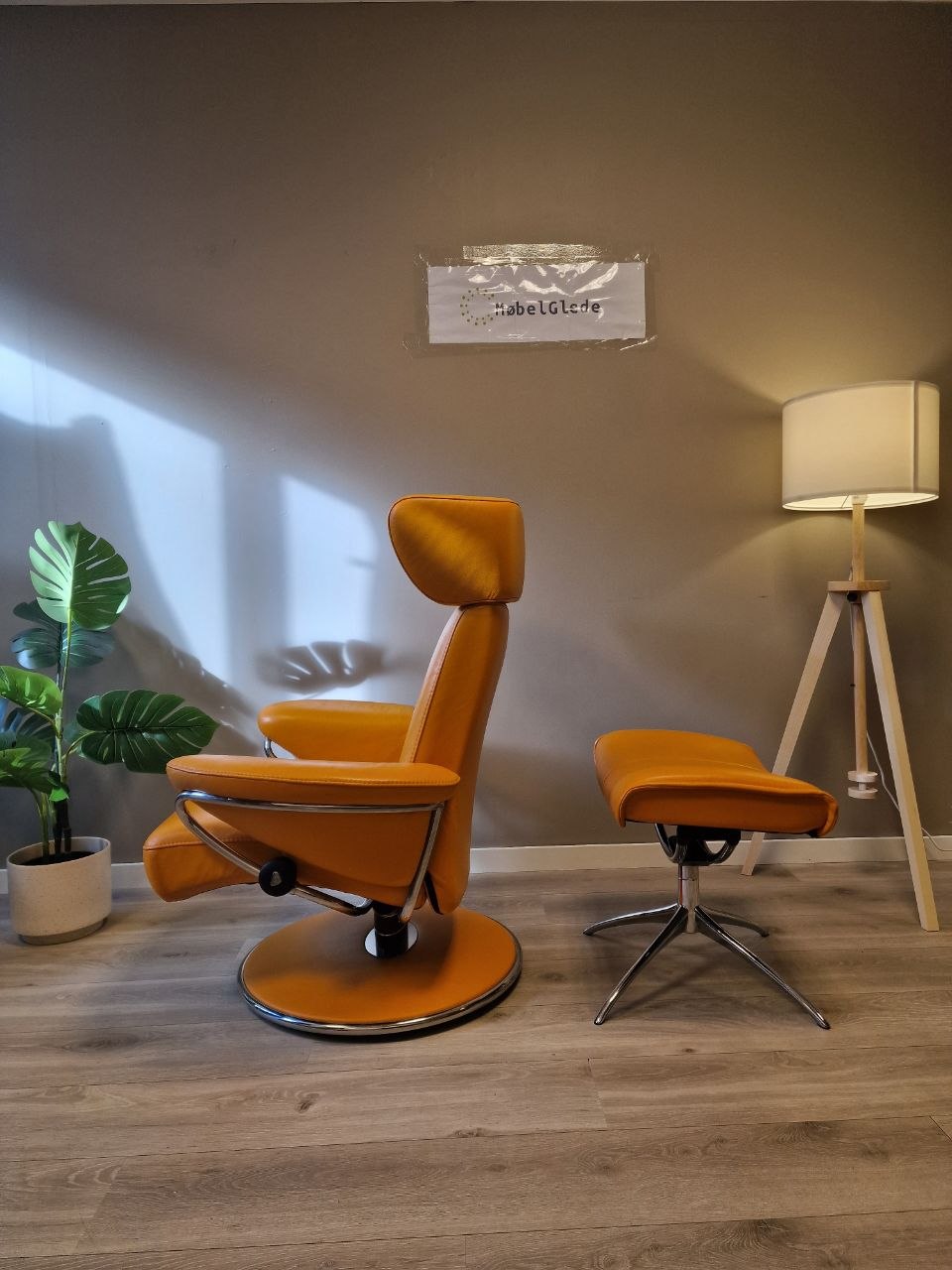 Brukt Stressless Jazz (M) lenestol m/krakk i oransje - detaljbilde skinn