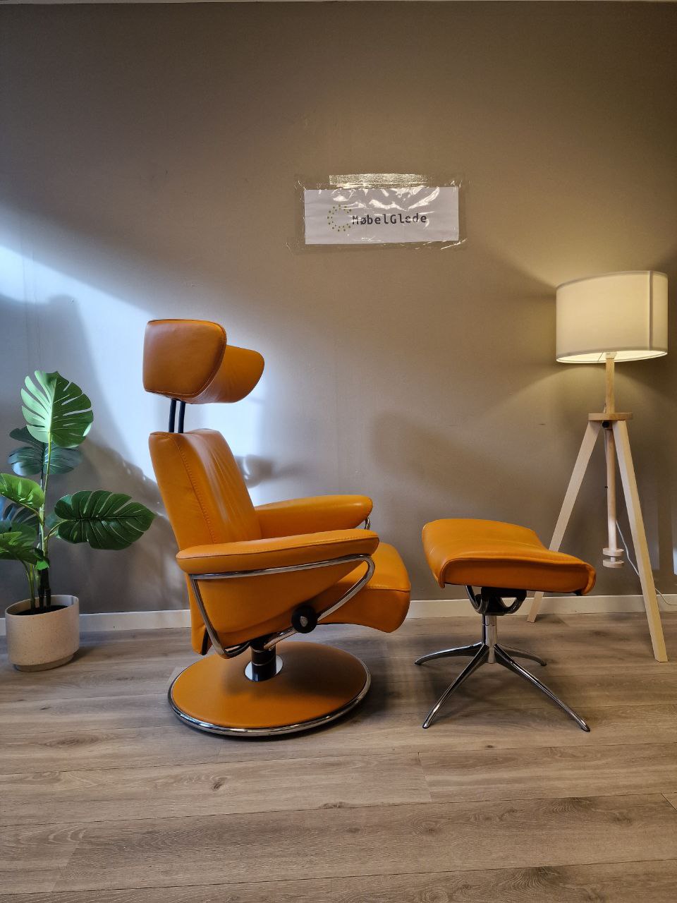 Brukt Stressless Jazz (M) lenestol m/krakk i oransje - detaljbilde understell