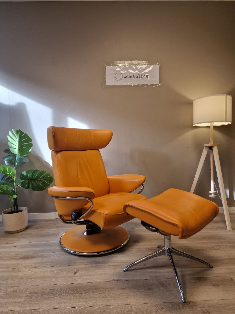 Brukt Stressless Jazz (M) lenestol m/krakk i oransje - frontvisning