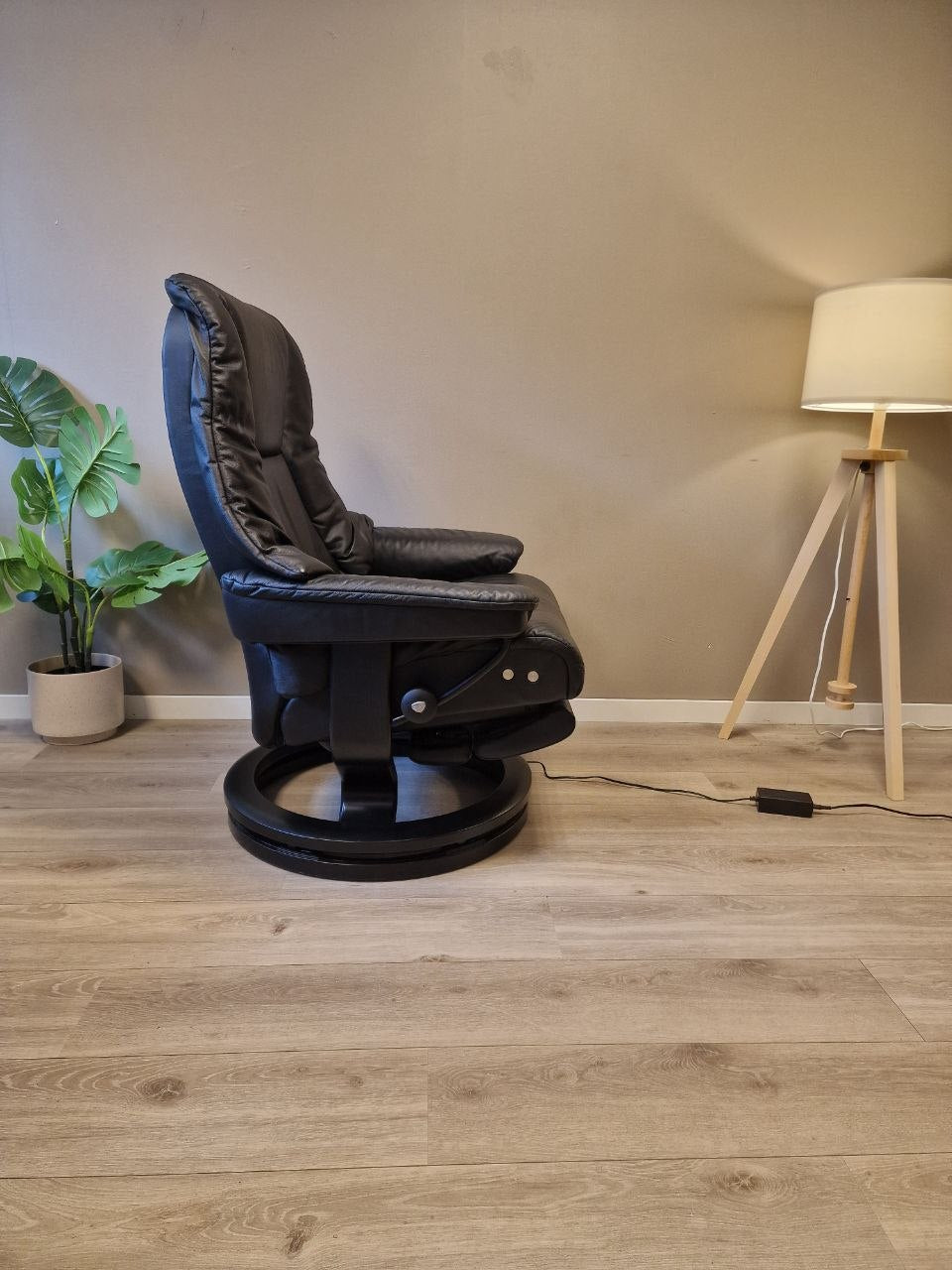 Stressless Live Power lenestol (L) i svart skinn