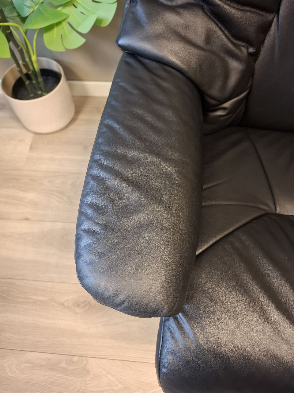 Stressless Live Power lenestol (L) i svart skinn