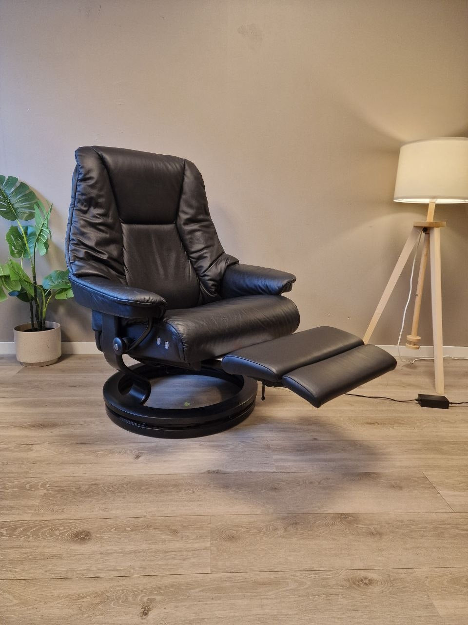 Stressless Live Power lenestol (L) i svart skinn