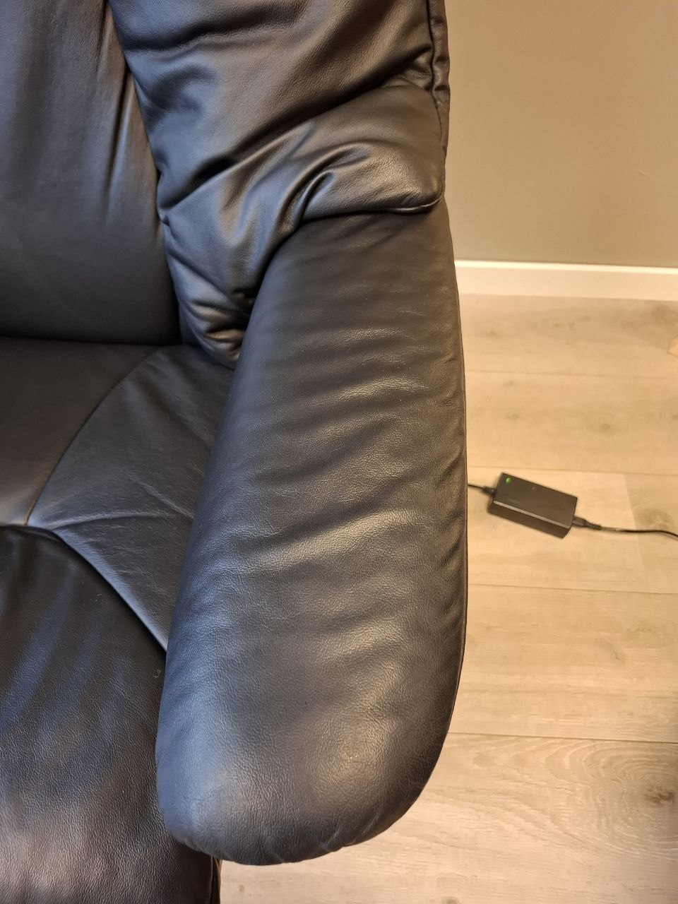 Stressless Live Power lenestol (L) i svart skinn