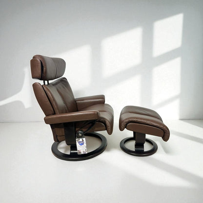 Stressless Magic L lenestol med krakk – Brun skinn | MøbelGlede