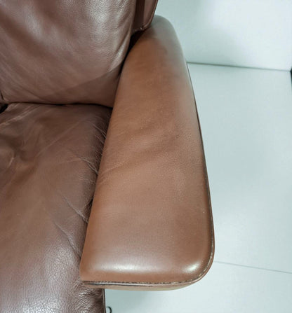 Stressless Magic lenestol (L) i brunt skinn med krakk – Ekornes kvalitet | MøbelGlede