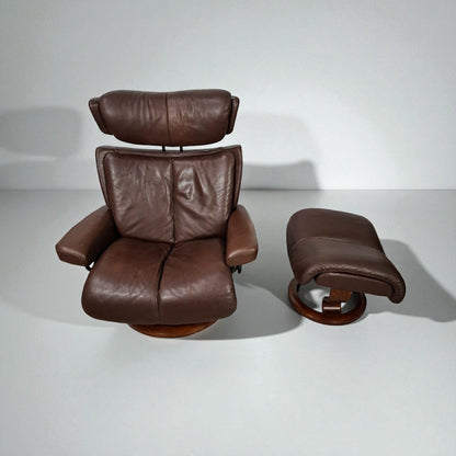 Stressless Magic lenestol (L) i brunt skinn med krakk – Ekornes kvalitet | MøbelGlede